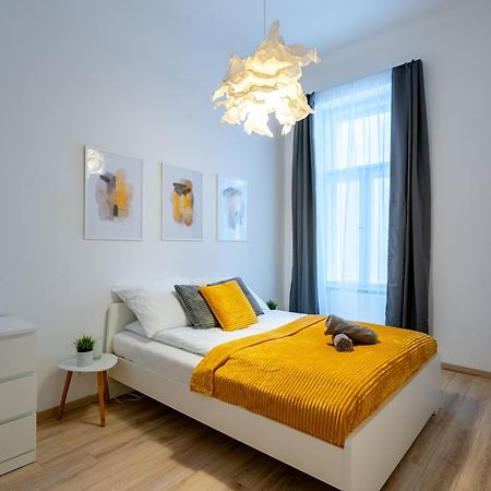 Wave - 3 Bedroom Apt In Center 부다페스트 외부 사진